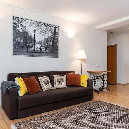 5 Min From Port - Free Private Parking - 1br Apartmán *