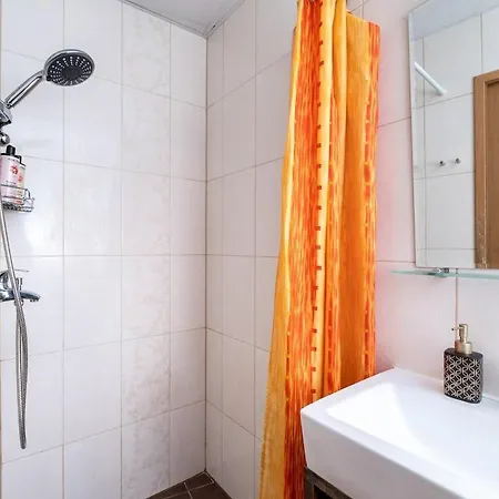 5 Min From Port - Free Private Parking - 1br * Tallinn