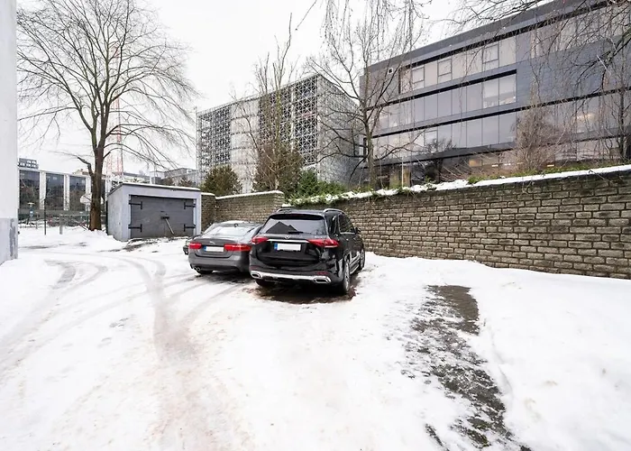 Apartment 5 Min From Port - Free Private Parking - 1br