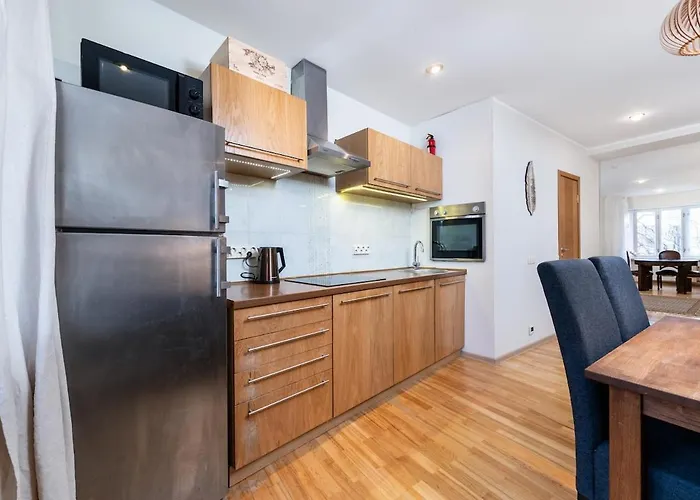 5 Min From Port - Free Private Parking - 1br