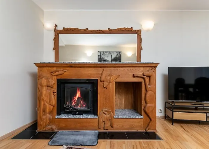 5 Min From Port - Free Private Parking - 1br Apartment