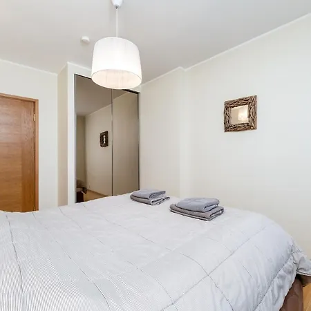 5 Min From Port - Free Private Parking - 1br Apartamento Tallin