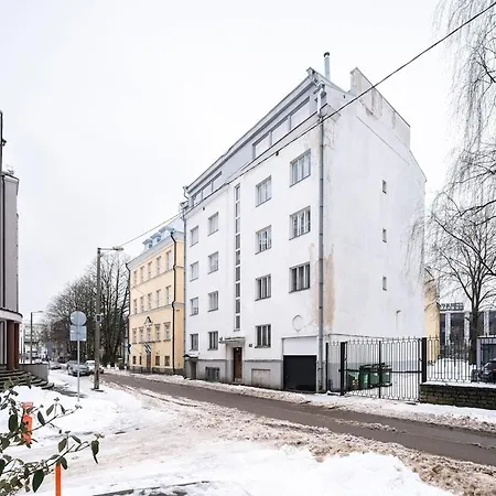 5 Min From Port - Free Private Parking - 1br Apartamento Tallin